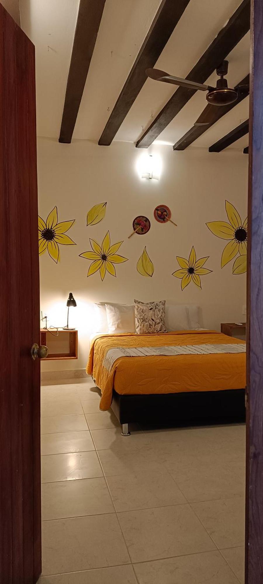 Valladolid 48 Hotel & Hostal Ngoại thất bức ảnh