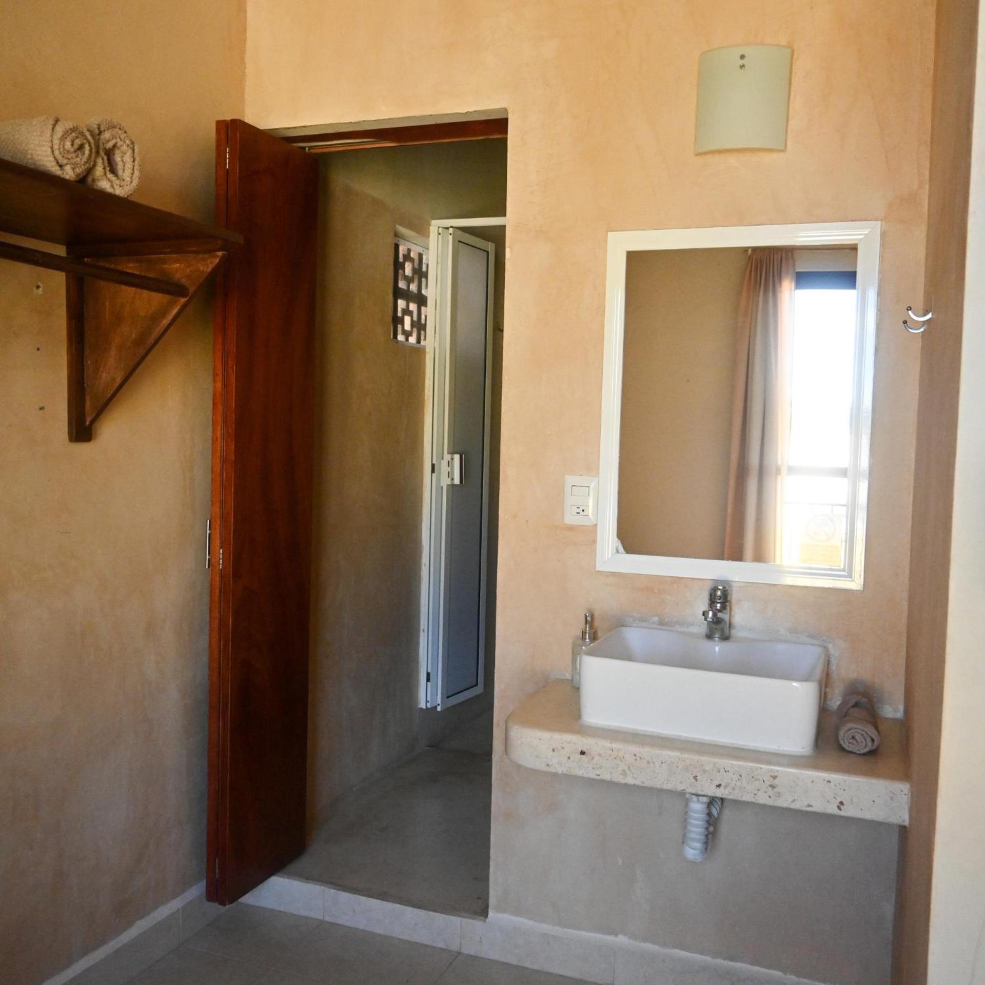 Valladolid 48 Hotel & Hostal Ngoại thất bức ảnh