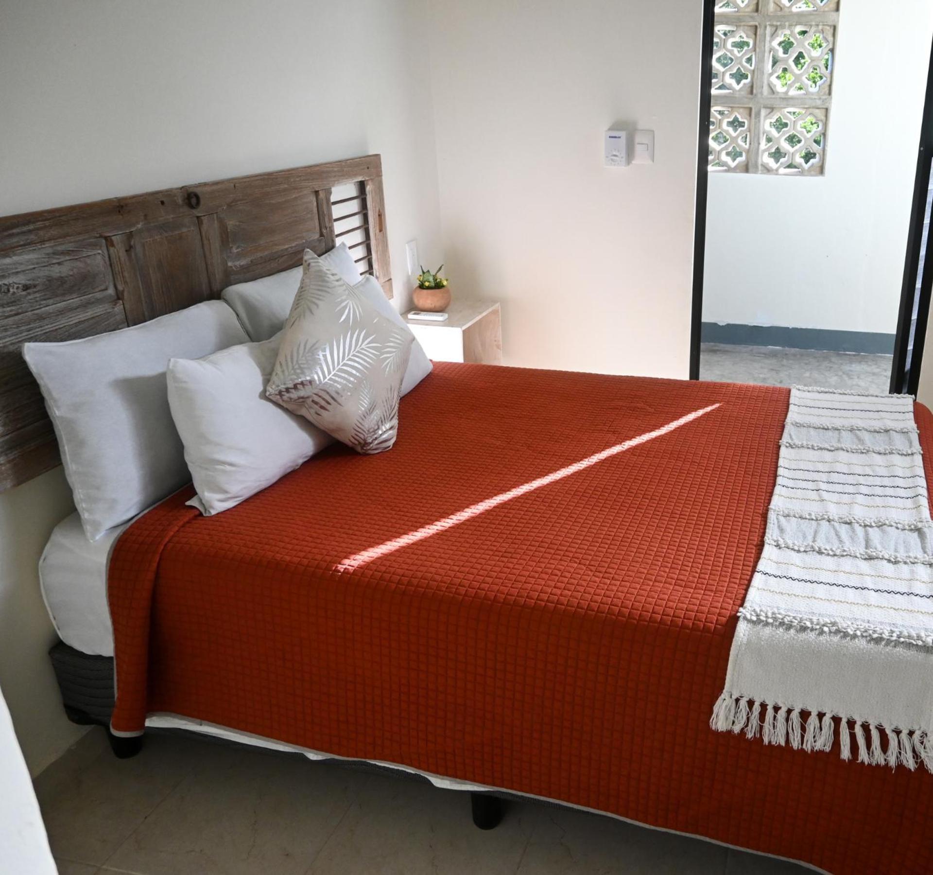Valladolid 48 Hotel & Hostal Ngoại thất bức ảnh
